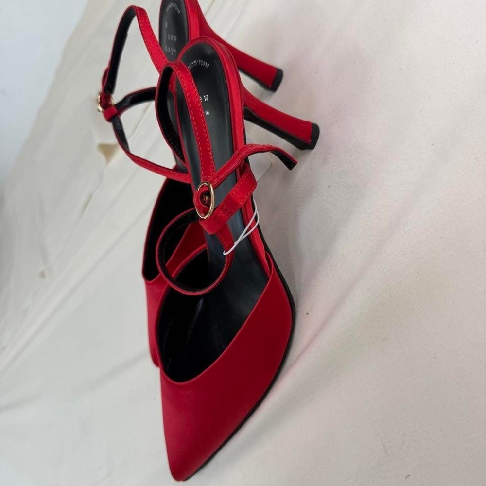 A New Day red satin ankle strap pumps in women's‎ size 10 - Picture 2 of 3
